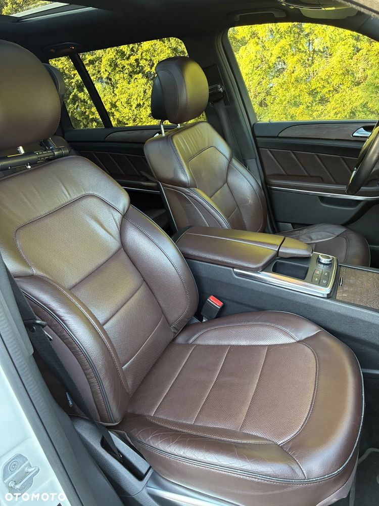 Mercedes-Benz GL - 26
