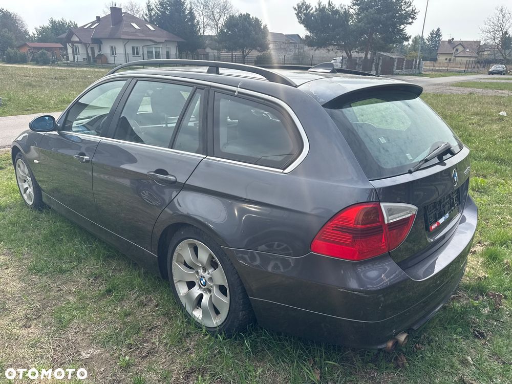 BMW Seria 3 325xi - 4