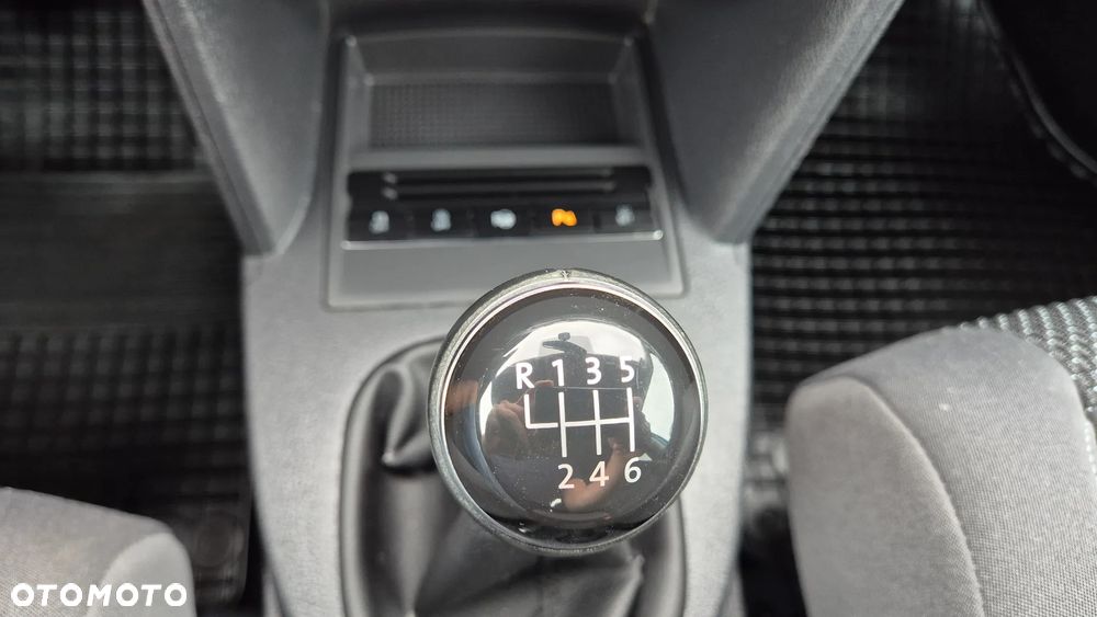 Volkswagen Touran 1.6 TDI DPF Highline - 18