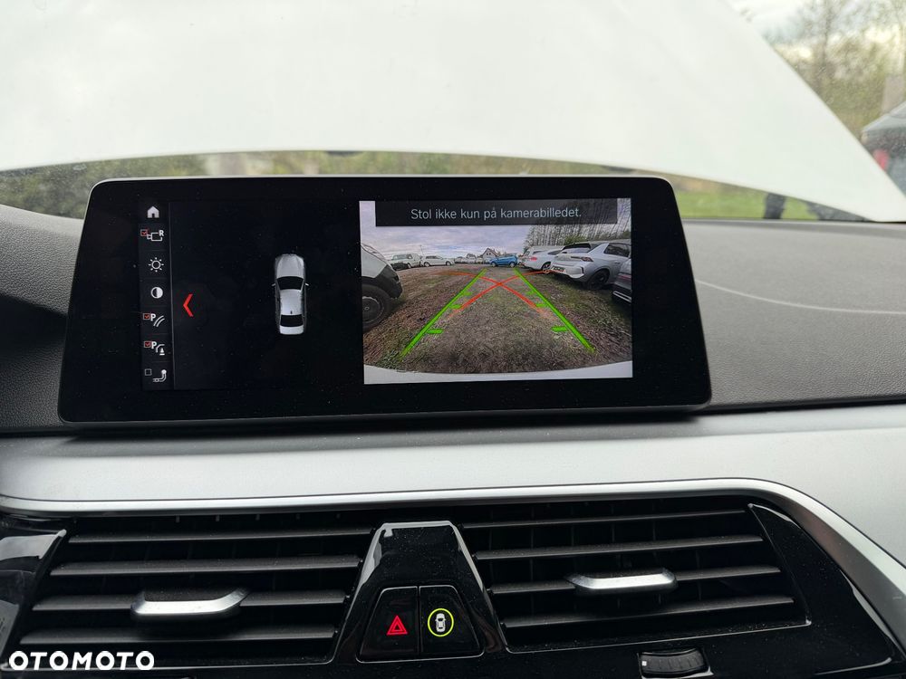 BMW Seria 5 520d Sport Line - 15