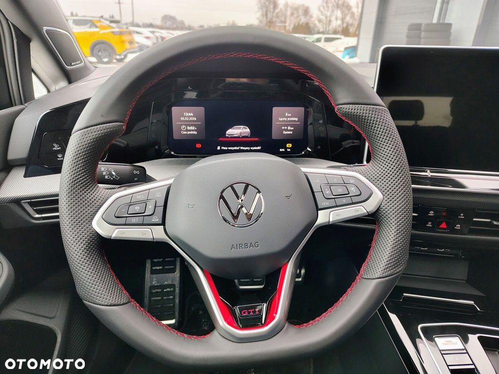 Volkswagen Golf - 25