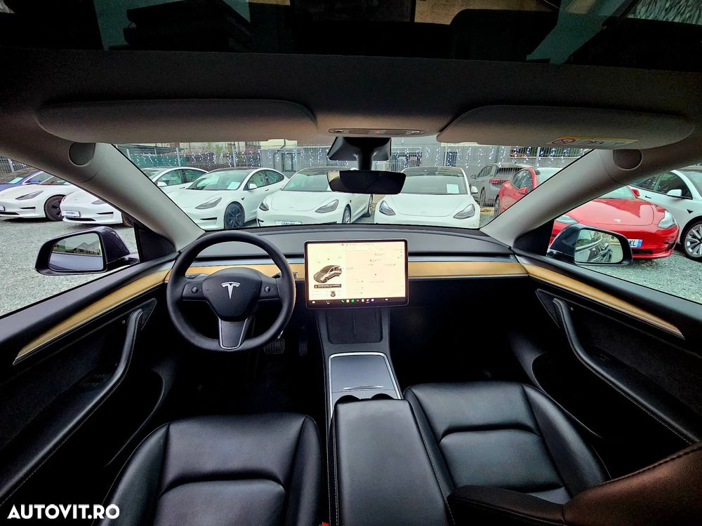 Tesla Model Y Long Range Dual Motor AWD - 19