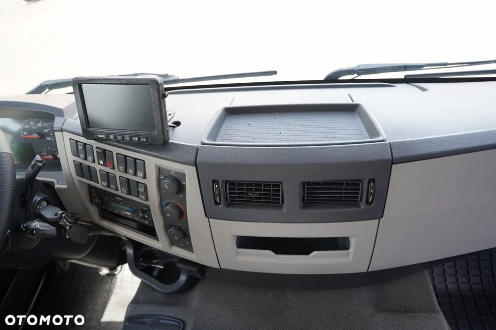 MAN FE 280 / 4x2 / CHŁODNIA / CARRIER SUPRA 1250 MT / MULTITEMPERATURA / WINDA DHOLLANDIA 2500 KG / EURO 6 - 31