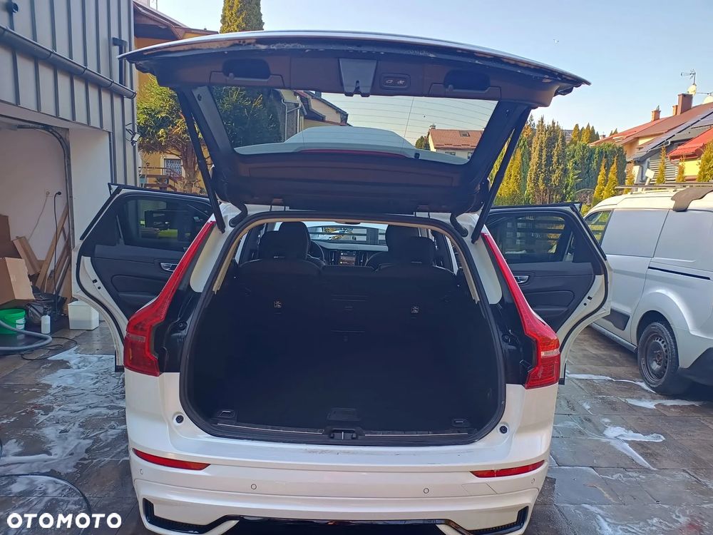 Volvo XC 60 B5 B AWD Plus Dark - 38