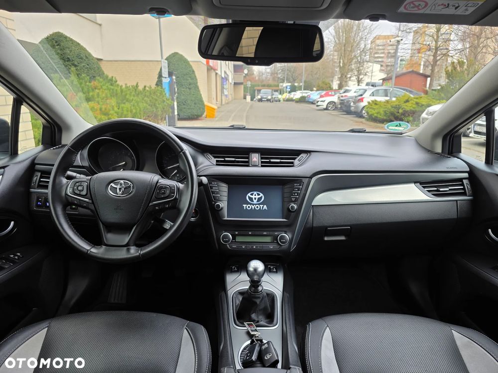 Toyota Avensis 1.8 Prestige - 27