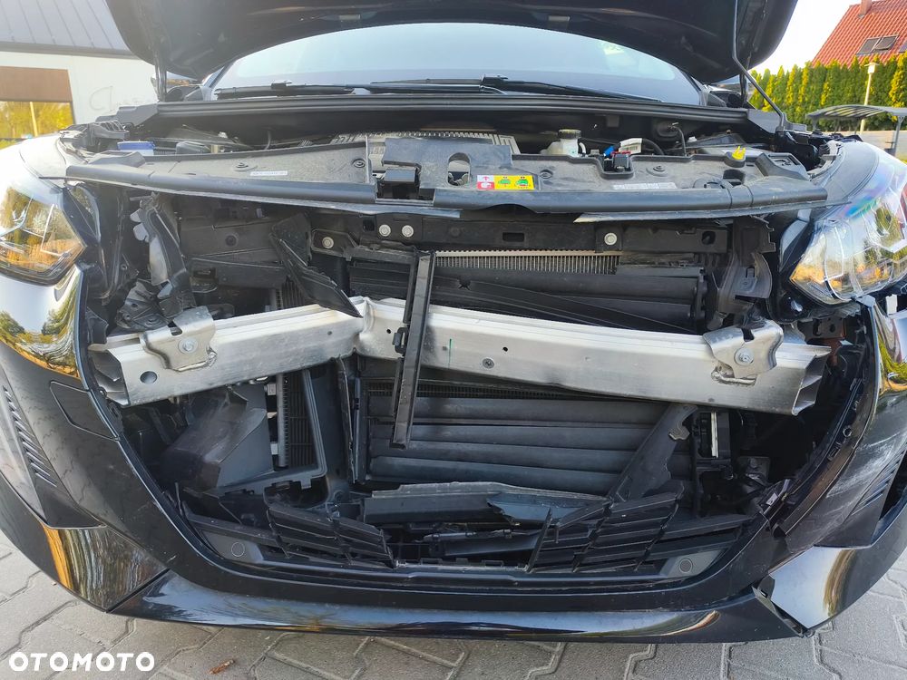 Peugeot 208 - 17