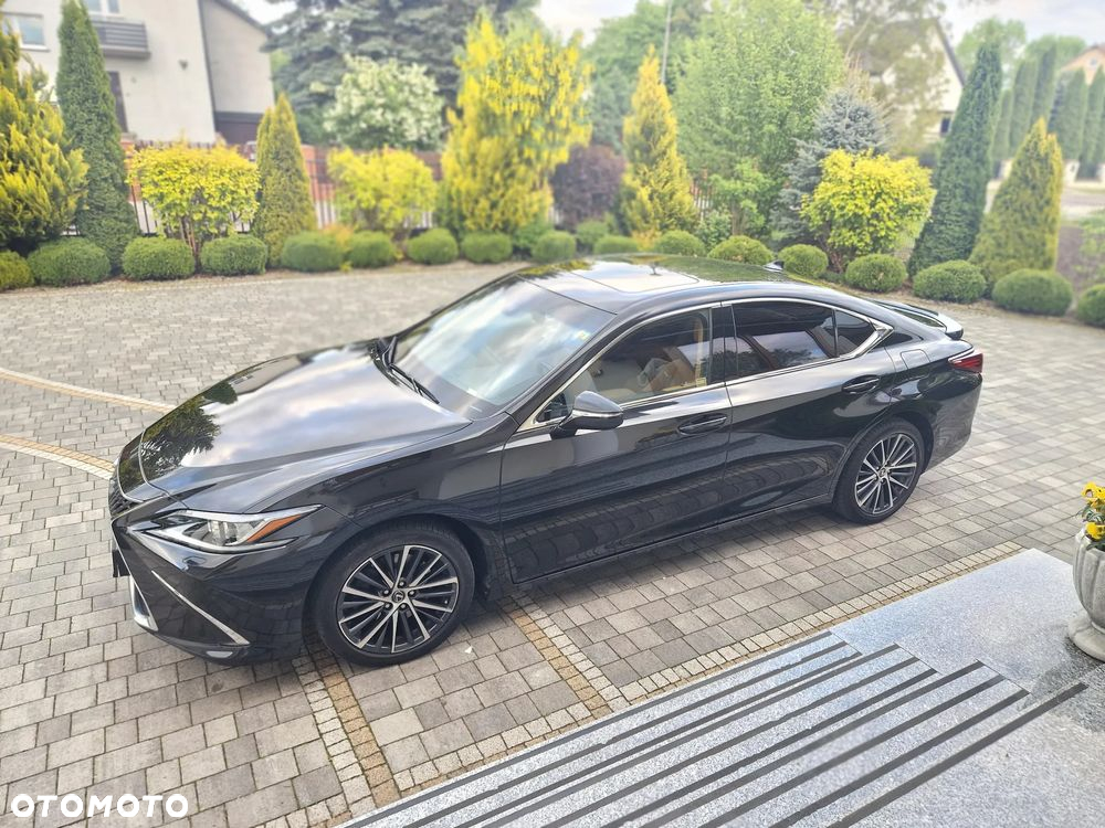 Lexus ES - 16