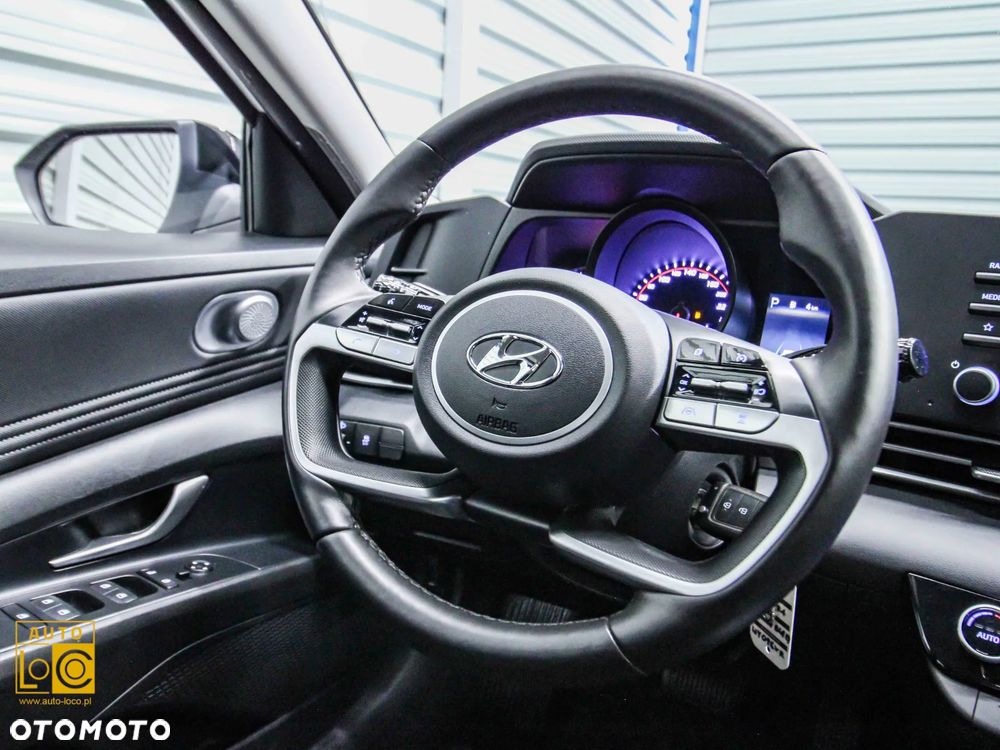 Hyundai Elantra 1.6 Executive CVT - 23