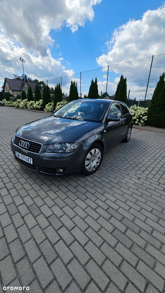 Audi A3 3-drzwiowe 1.6 FSI Ambiente - 9