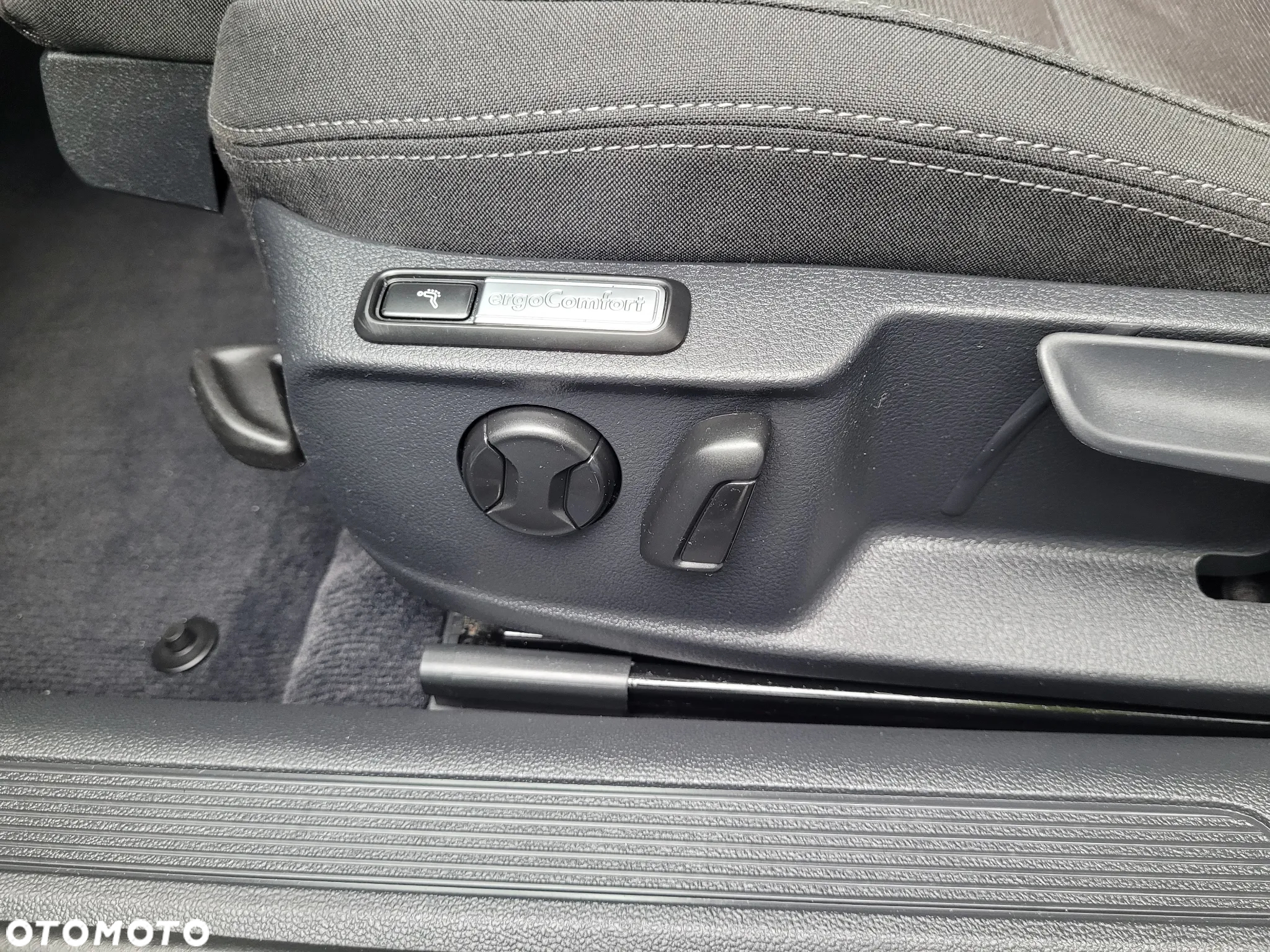 Volkswagen Passat 2.0 TDI BMT Comfortline - 11