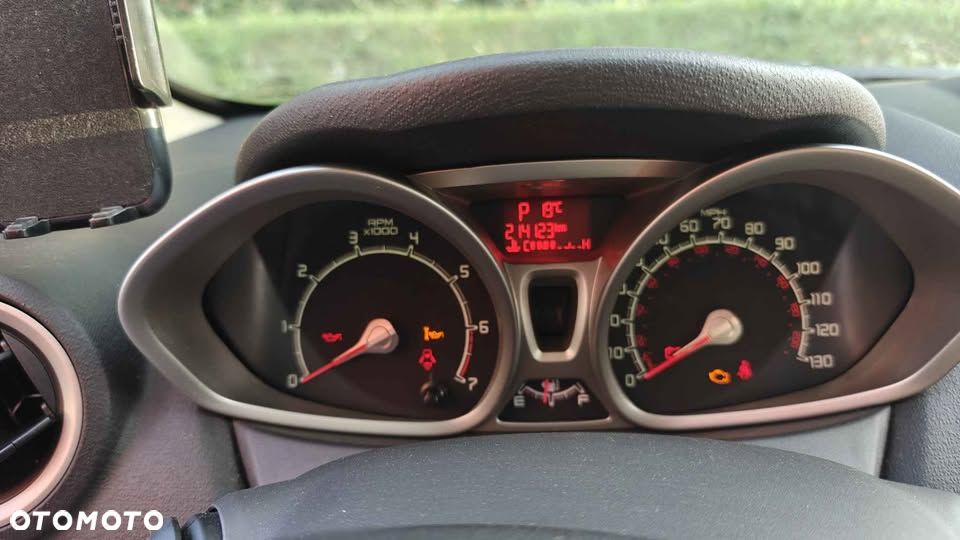 Ford Fiesta - 9