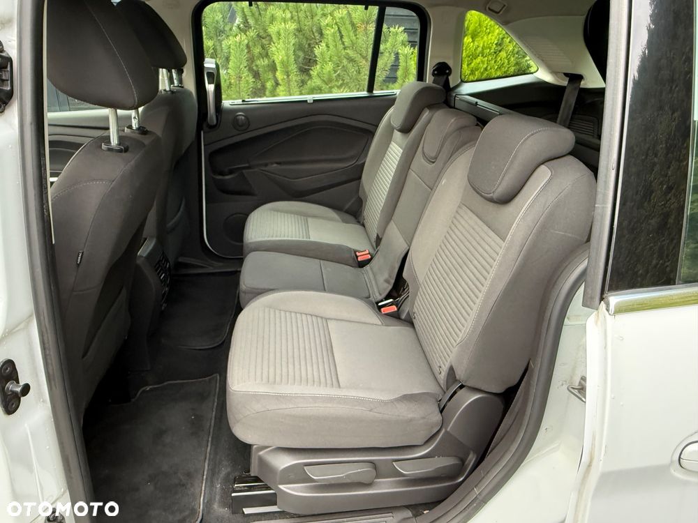 Ford Grand C-MAX - 12