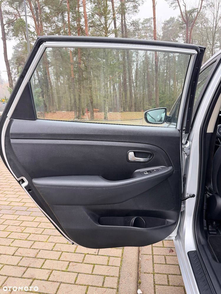 Kia Carens 1.7 CRDi Vision - 15