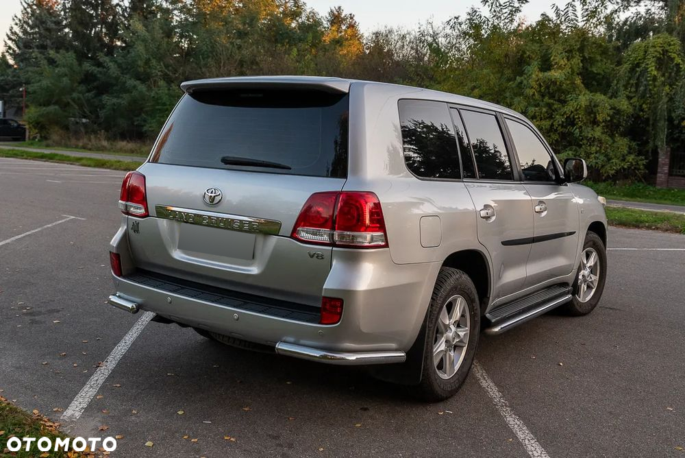 Toyota Land Cruiser - 5