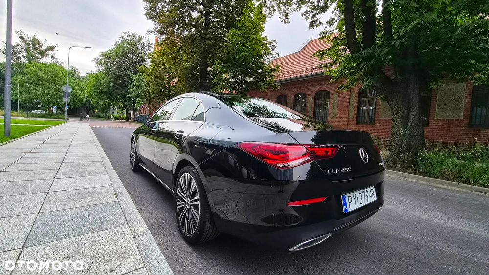 Mercedes-Benz CLA 250 4-Matic 7G-DCT - 9