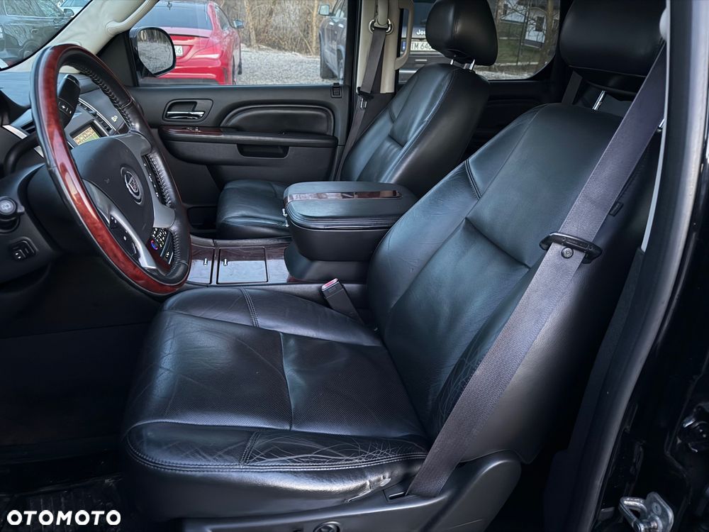 Cadillac Escalade 6.0 V8 Platinum - 33