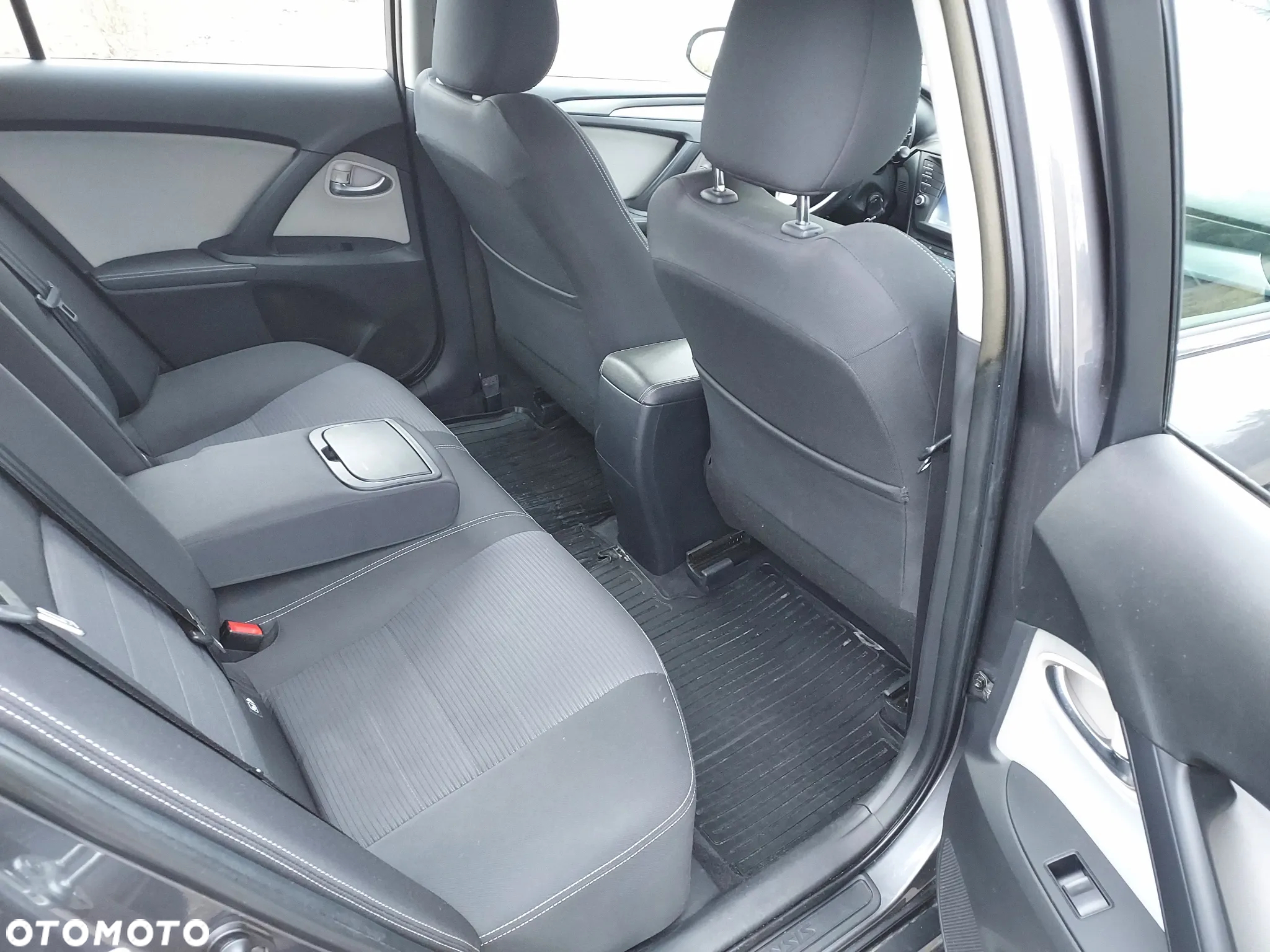 Toyota Avensis 2.0 Premium MS - 21