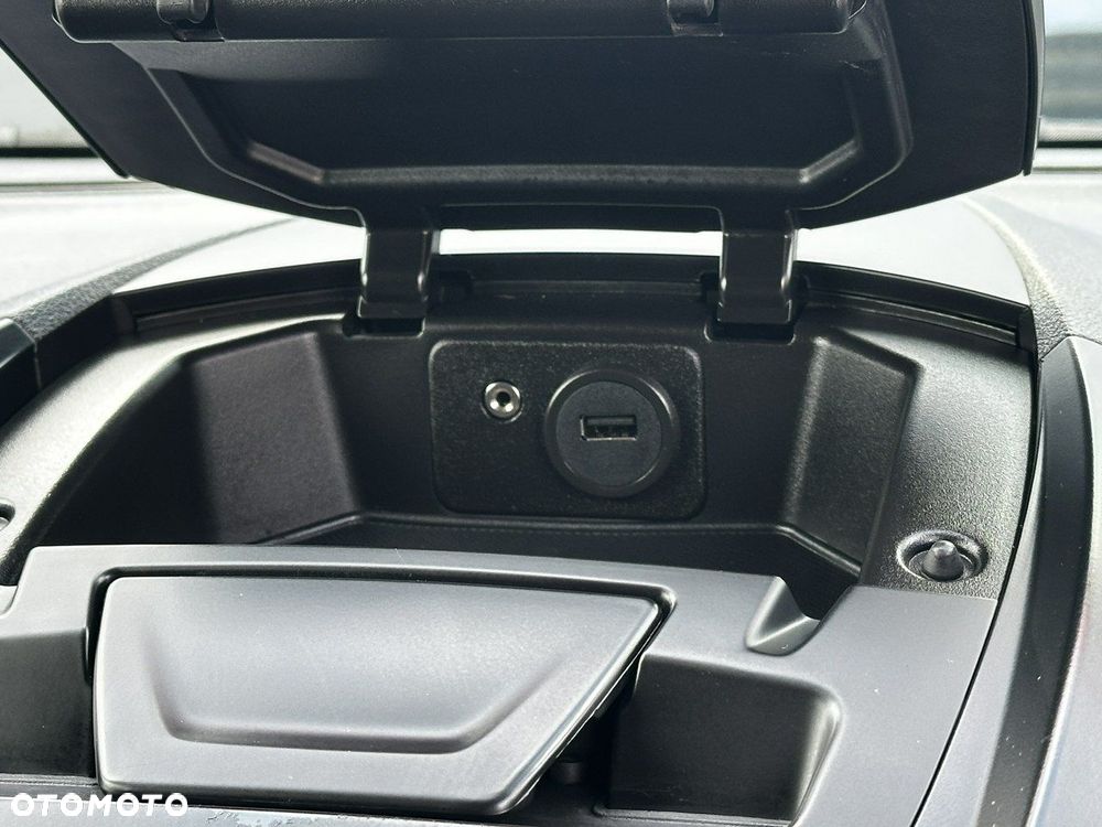 Ford Transit Courier - 18