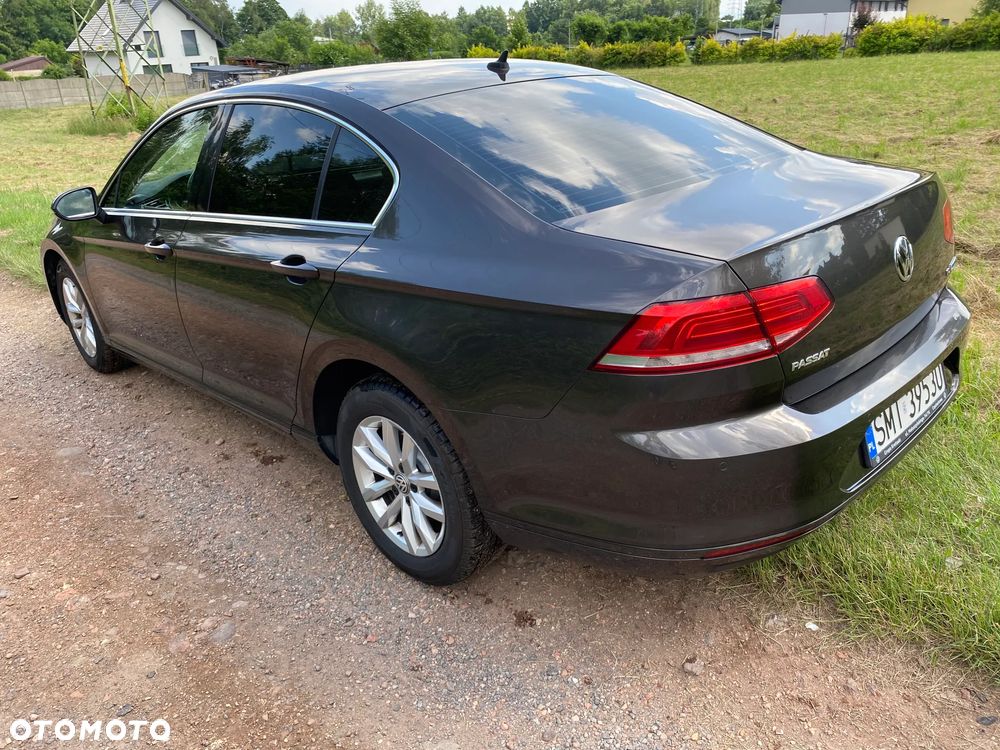Volkswagen Passat - 4