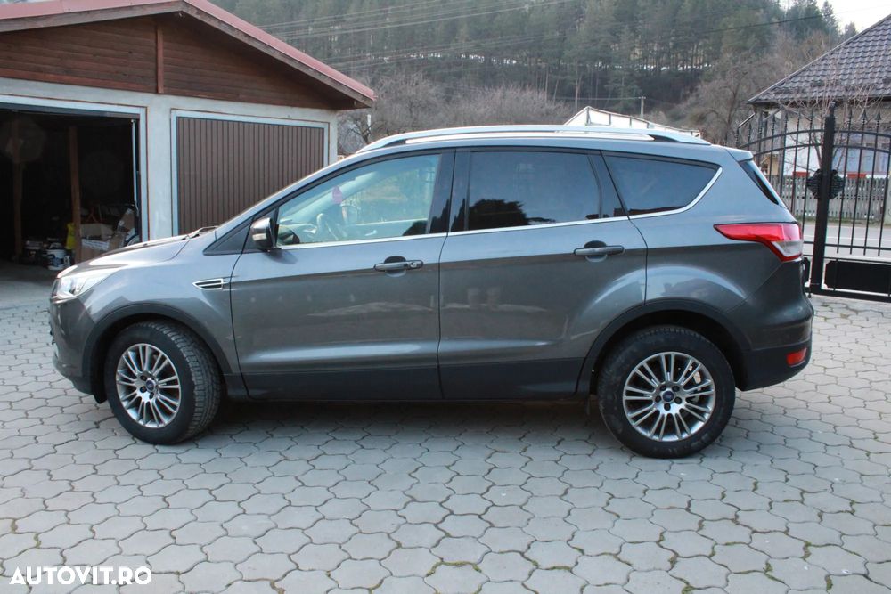 Ford Kuga 2.0 TDCi 4x4 Aut. Titanium - 2