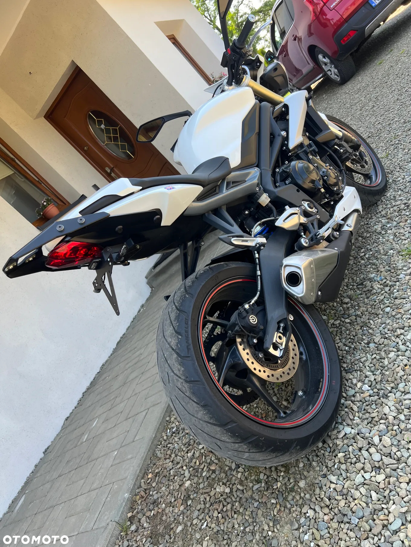 Triumph Street Triple - 8