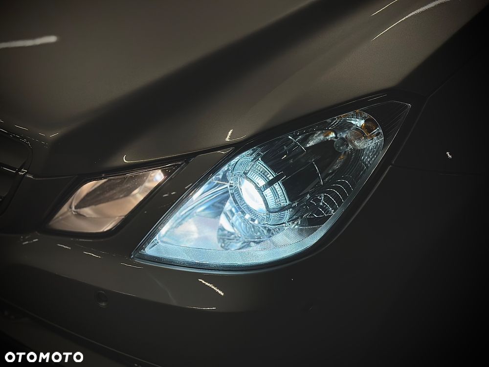 Mercedes-Benz Klasa E 200 CGI BlueEFFICIENCY Automatik Avantgarde - 35