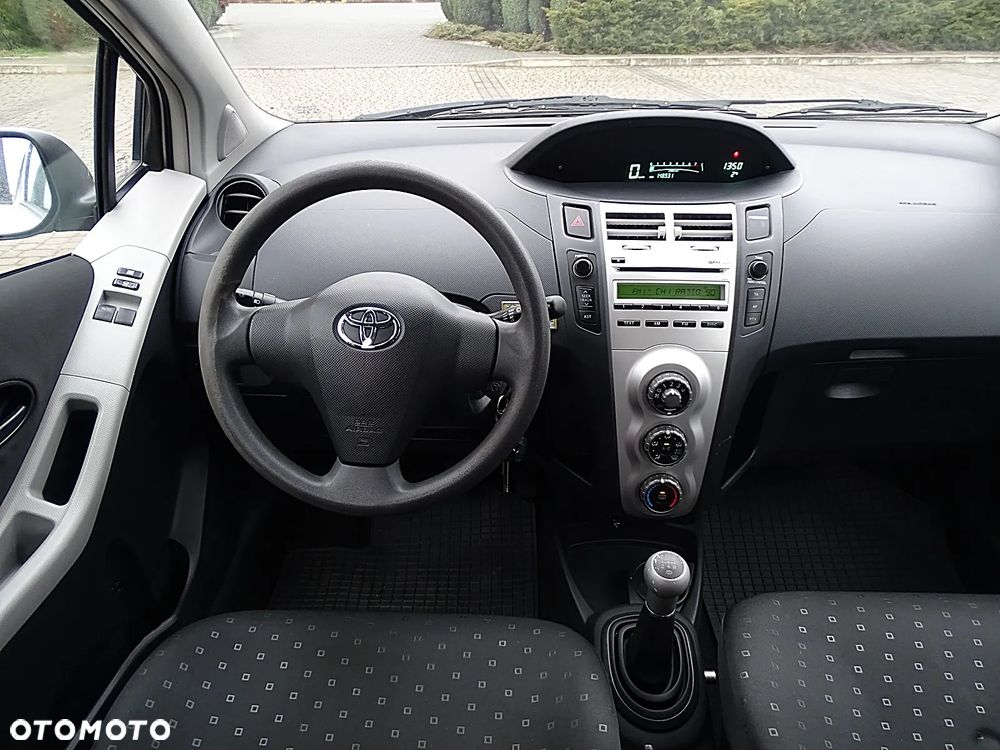 Toyota Yaris 1.3 Luna Premium - 15