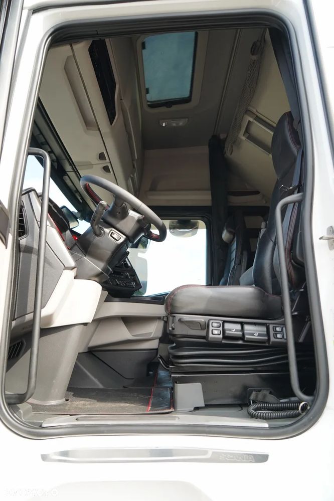 Scania S 580 / V8 / RETARDER / KLIMA POSTOJOWA / CAŁA NA PODUSZKACH / ALUFELGI  /  SKÓRY / OPONY 100% / - 23