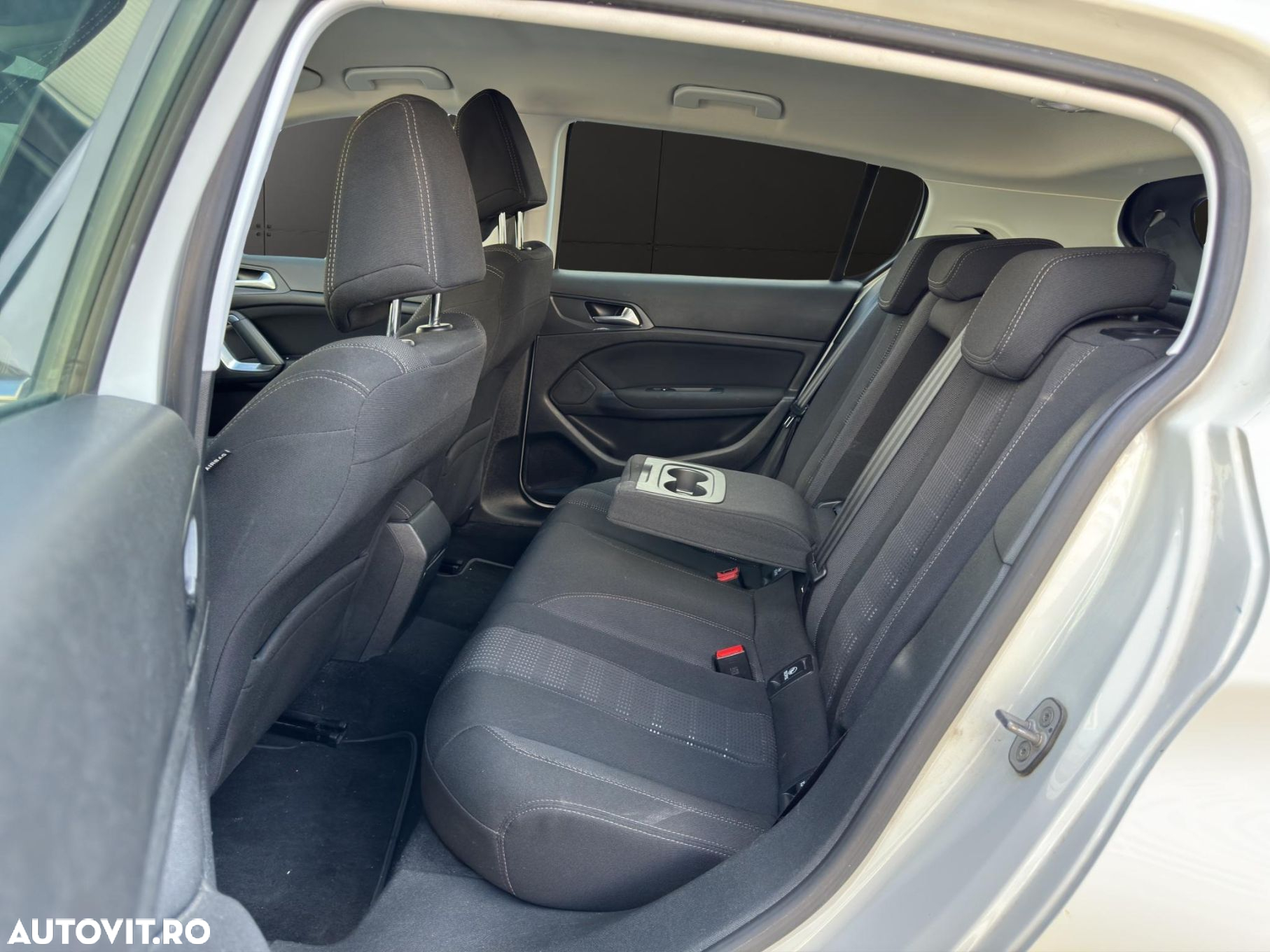 Peugeot 308 1.2 L PureTech Turbo Allure Aut. - 9