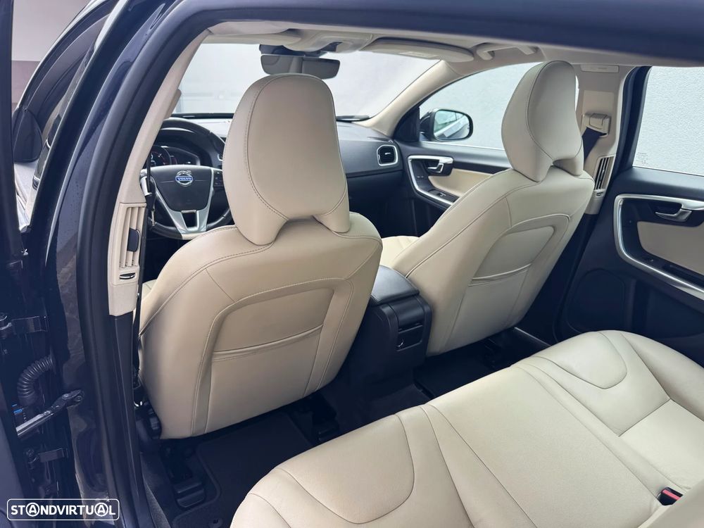 Volvo V60 D6 Twin Engine Geartronic Summum - 25