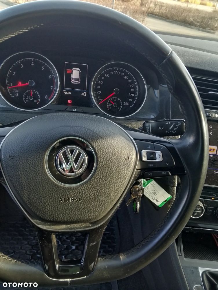 Volkswagen Golf - 26