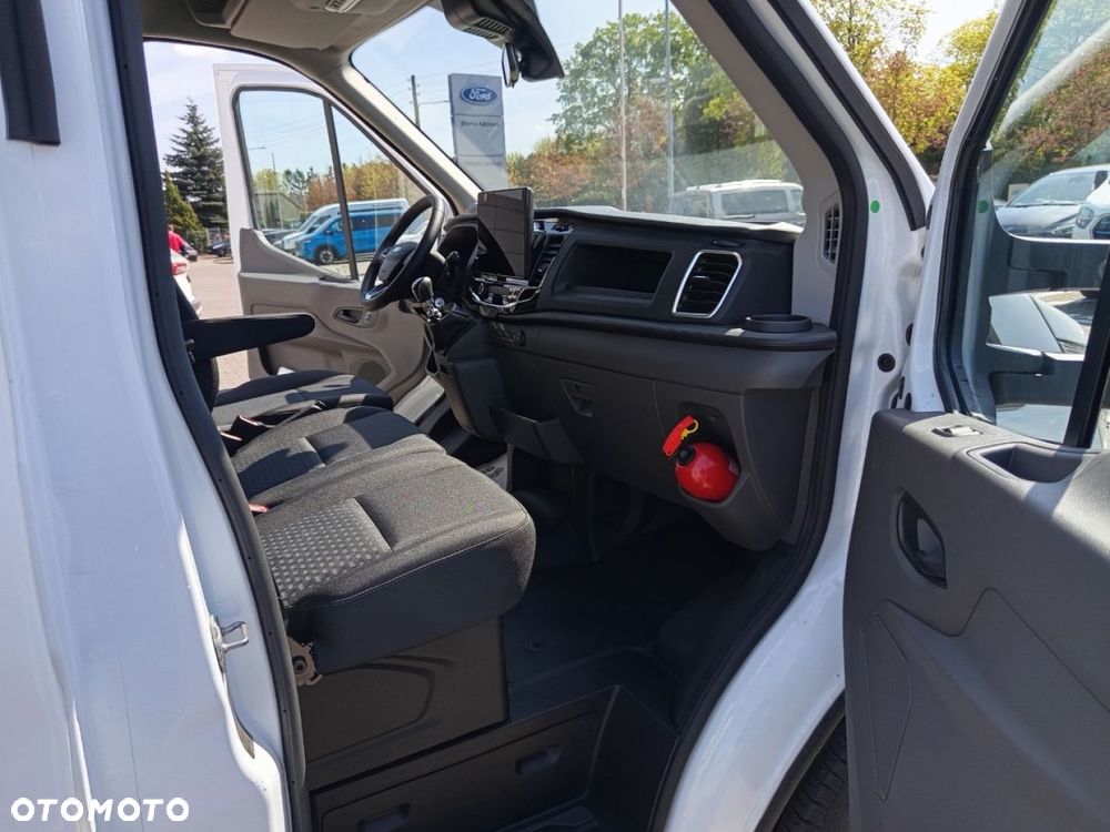 Ford Transit - 12