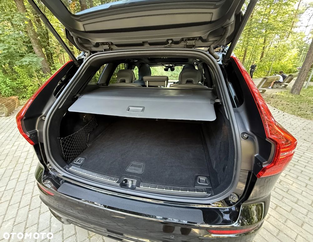 Volvo XC 60 B4 D AWD R-Design - 26