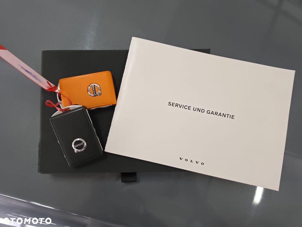 Volvo XC 60 B4 B Plus Dark - 17
