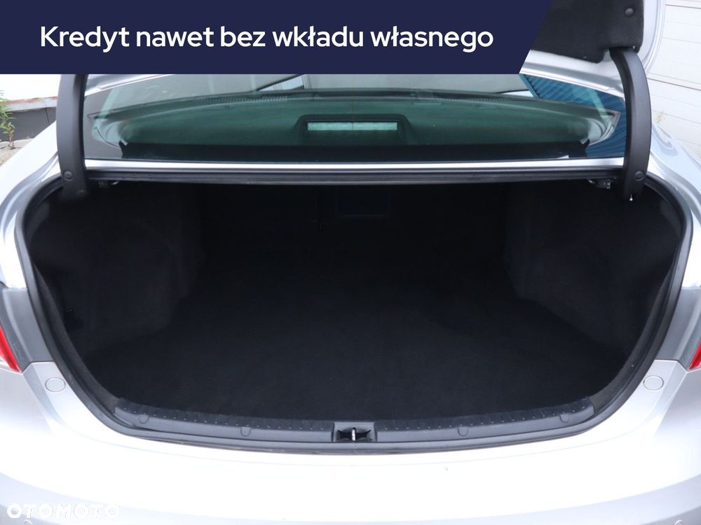 Toyota Avensis - 15
