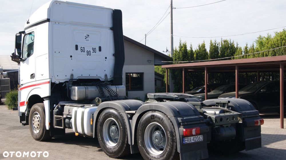 Mercedes-Benz Arocs - 15