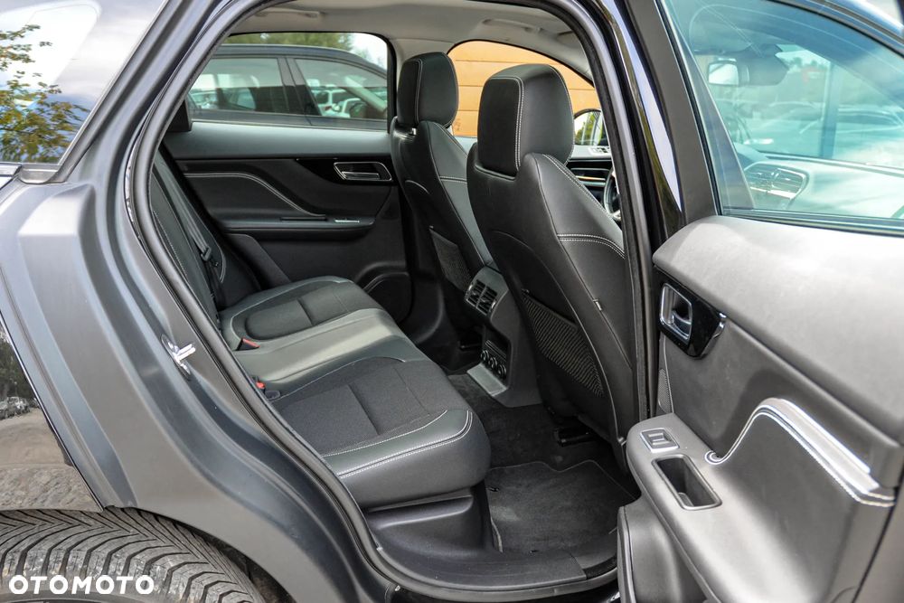 Jaguar F-Pace 2.0 i4D AWD R-Sport - 13