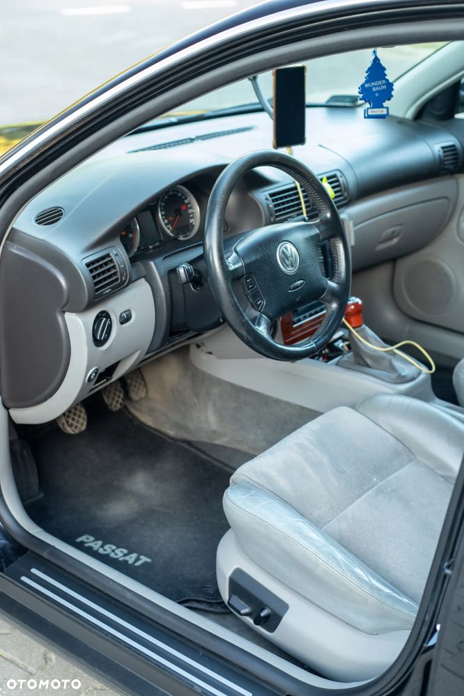 Volkswagen Passat 1.8T Highline - 34