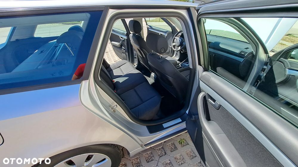 Audi A4 Avant - 11