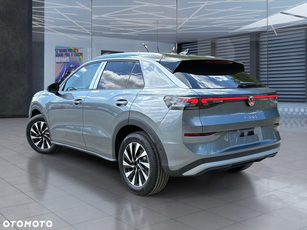Volkswagen T-Roc - 11