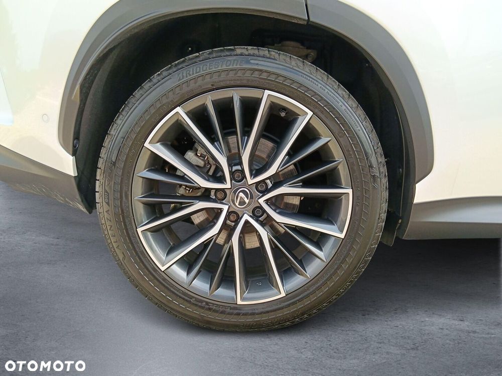 Lexus NX 350h Omotenashi AWD - 18
