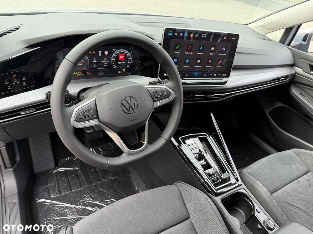 Volkswagen Golf - 10