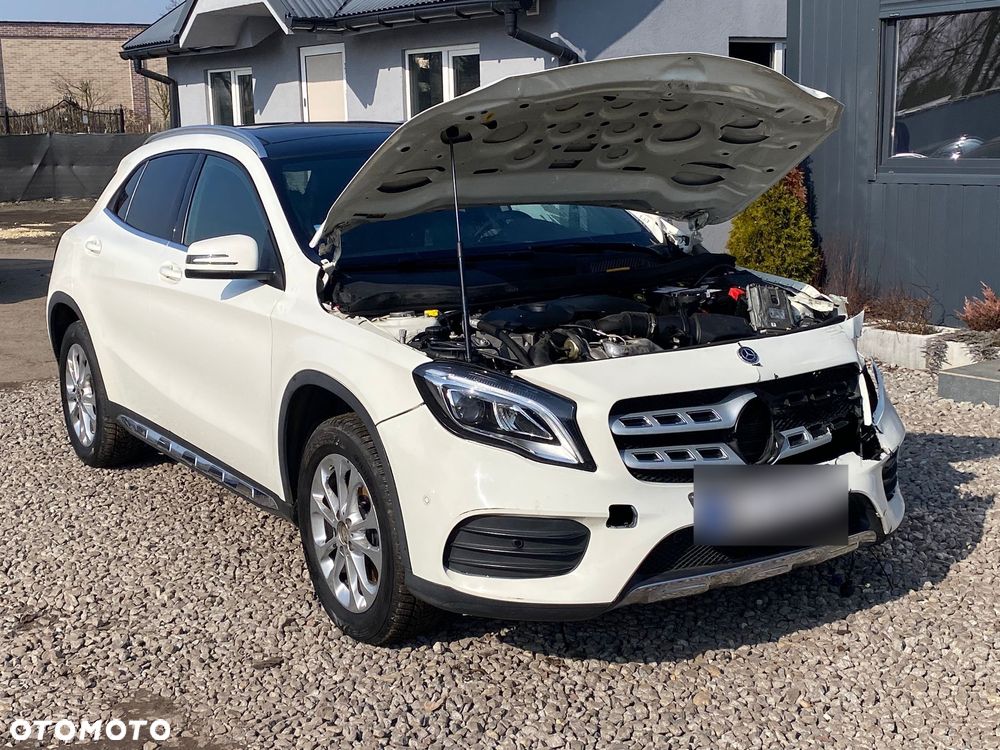 Mercedes-Benz GLA 250 7G-DCT AMG Line - 9