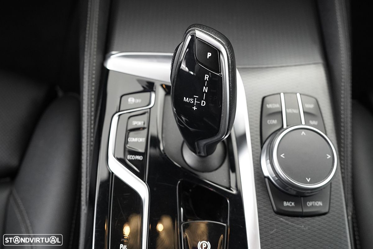 BMW 520 d Pack Desportivo M Auto - 18