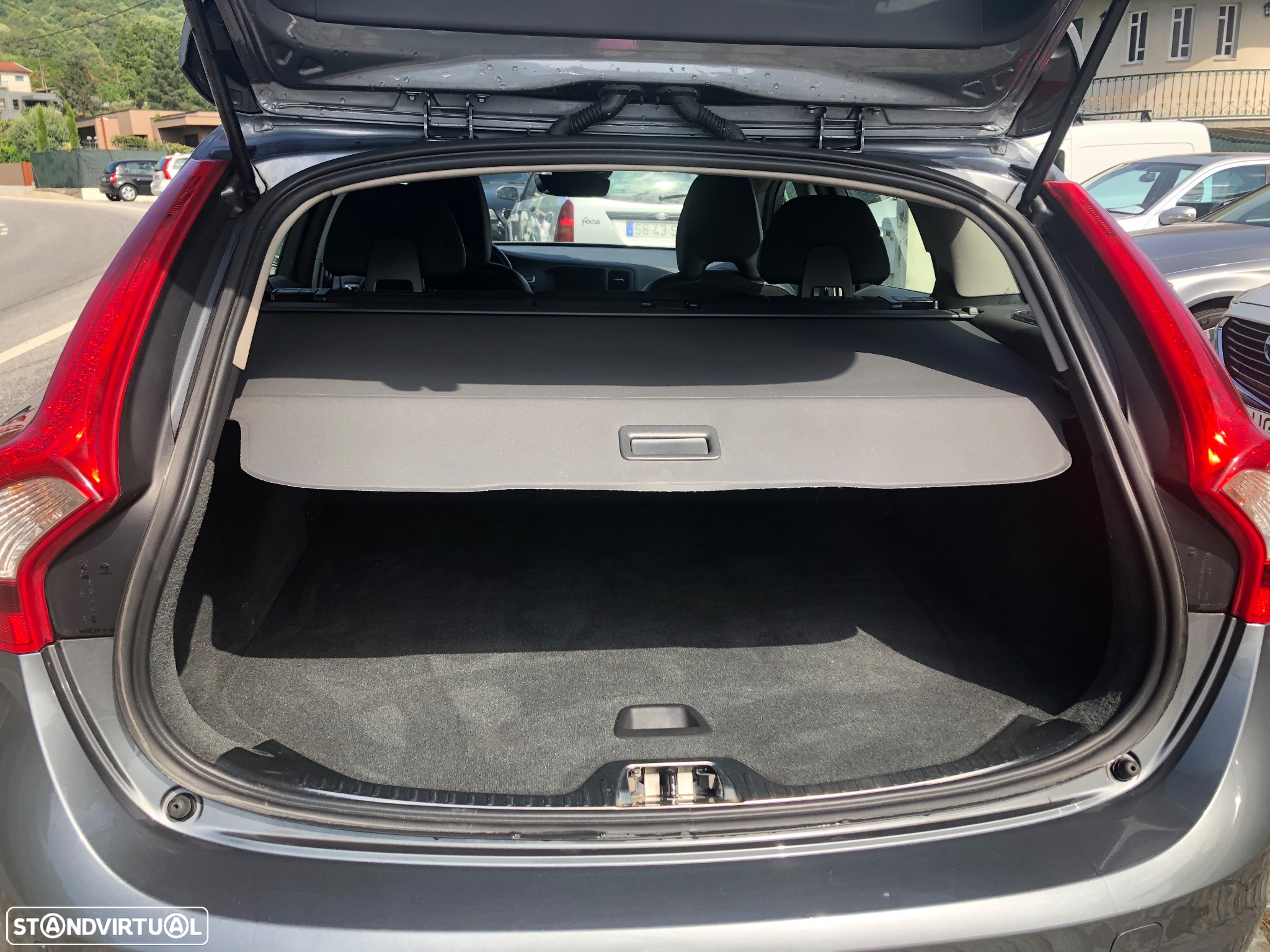 Volvo V60 2.0 D3 Kinetic - 12