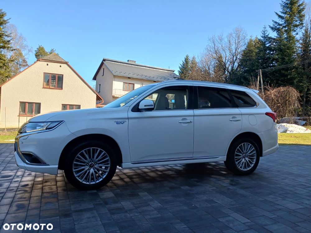Mitsubishi Outlander 2.4 4WD Diamant+ - 3