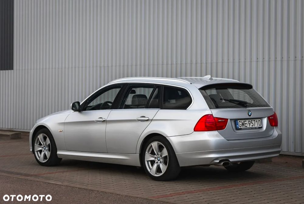 BMW Seria 3 320d - 4