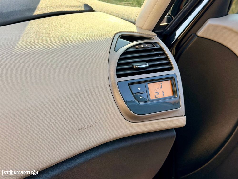 Citroën C4 Picasso 1.6 HDi Exclusive RFM CMP6 - 37