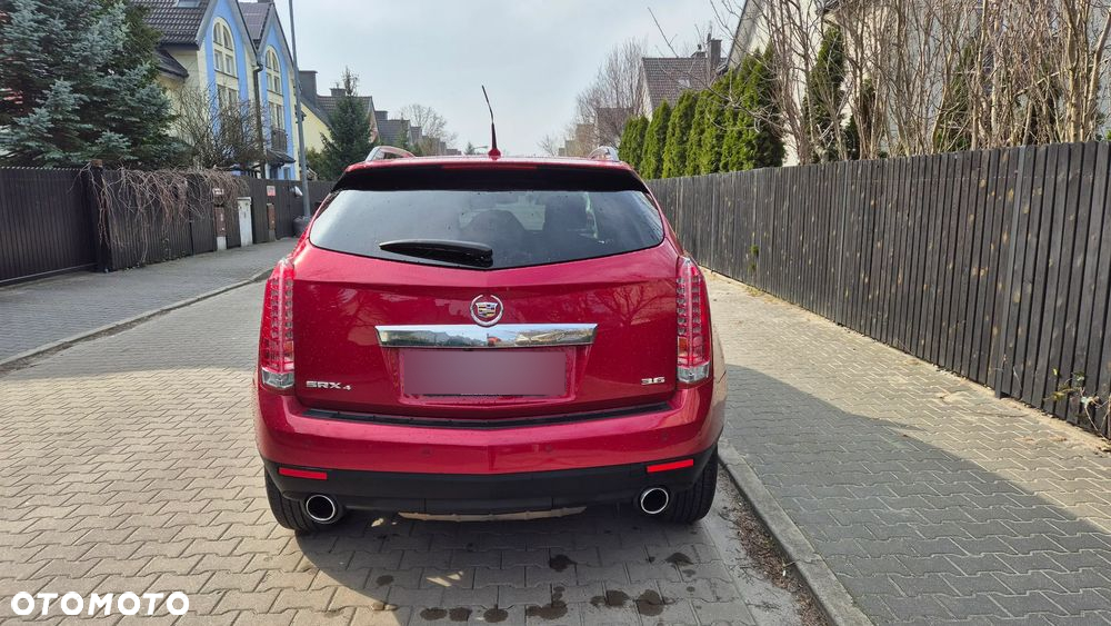 Cadillac SRX - 12