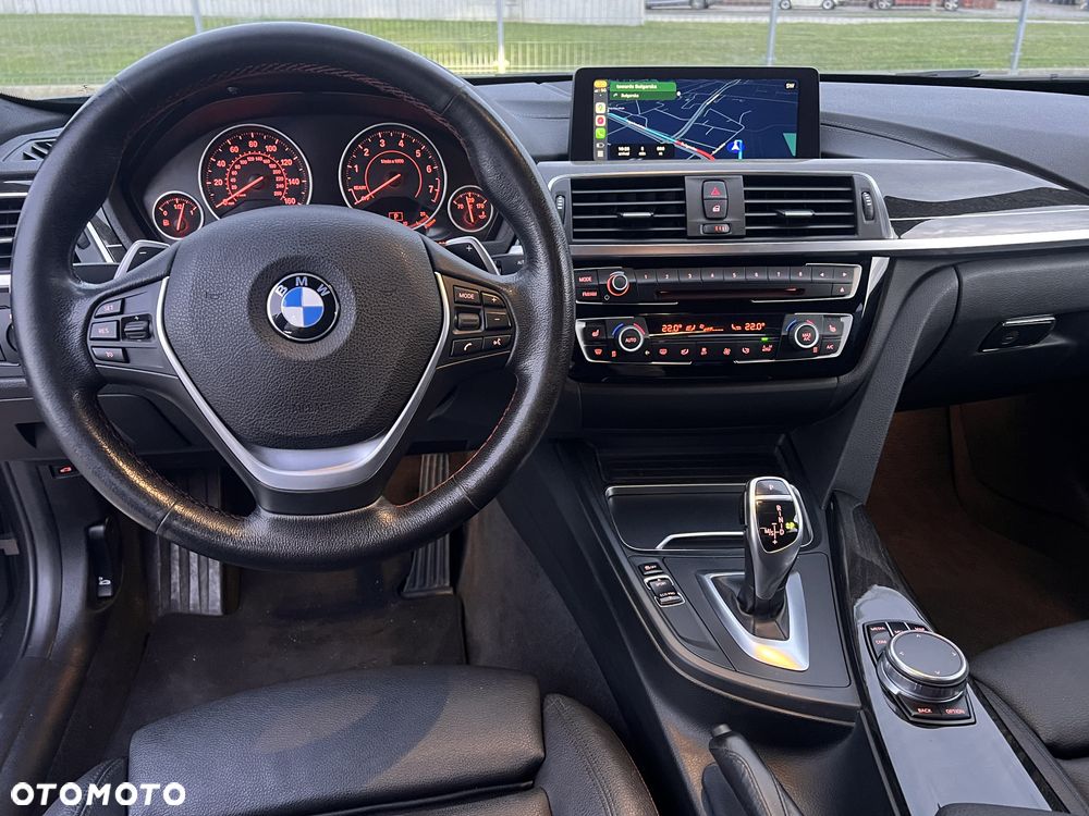 BMW Seria 3 330i xDrive - 22